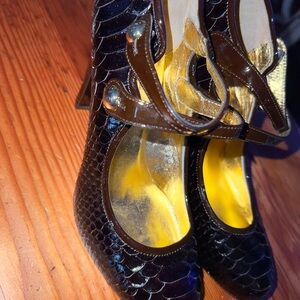 SOLD Lizza black embossed “snake skin” look leather heels Mary Jane size 7